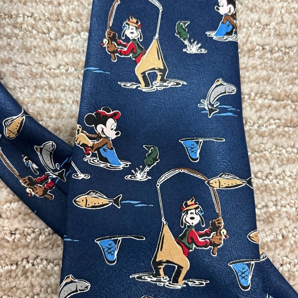 Mickey and Goofy Fishing Tie - Picture 2 of 3